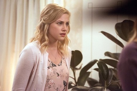 Lili Reinhart - Riverdale - Chapter Eight: The Outsiders - Photos