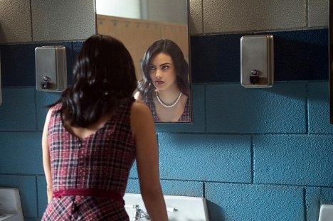 Camila Mendes - Riverdale - Kapitel neun: "Die große Illusion" - Filmfotos