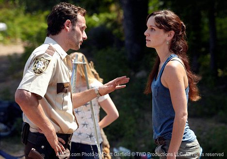 Andrew Lincoln, Sarah Wayne Callies - The Walking Dead - Tell It to the Frogs - Van film