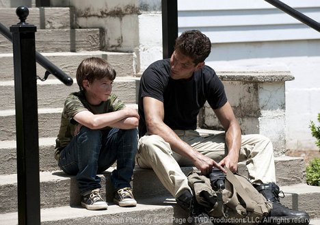 Chandler Riggs, Jon Bernthal - The Walking Dead - Zukunft im Rückspiegel - Filmfotos