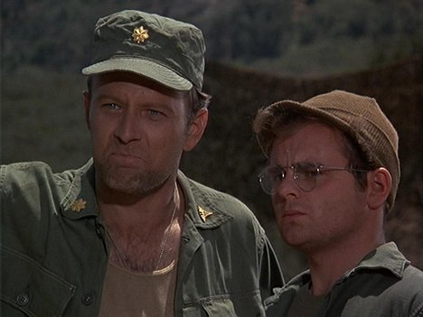 Larry Linville, Gary Burghoff