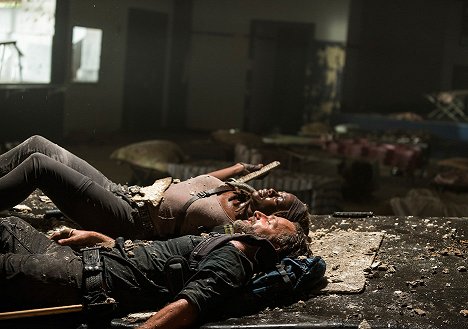 Danai Gurira, Andrew Lincoln - The Walking Dead - Mondj igent - Filmfotók