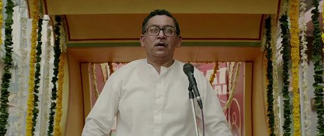 Uday Tikekar - Raees - Van film