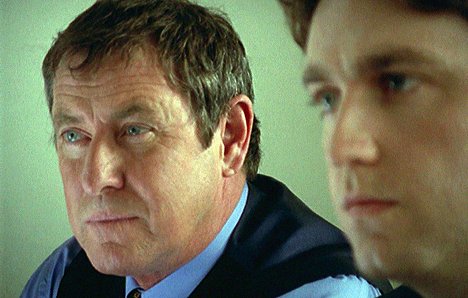 John Nettles, Daniel Casey - Vraždy v Midsomeru - Škrtičův les - Z filmu