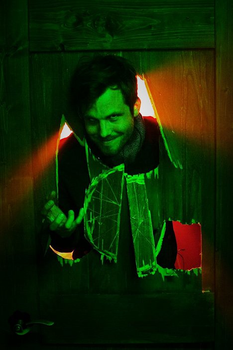 Dominik Hartl - Útok zombíků v kožených kalhotách s padacím mostem - Z filmu