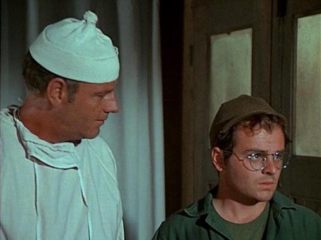 McLean Stevenson, Gary Burghoff - M*A*S*H - Bakteriologická válka - Z filmu