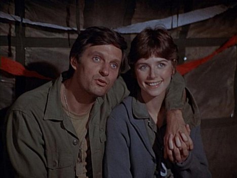 Alan Alda, Marcia Strassman - M*A*S*H - Ein Aufstand für Edwina - Filmfotos