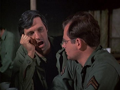 Alan Alda, Gary Burghoff - M*A*S*H - Love Story - Film