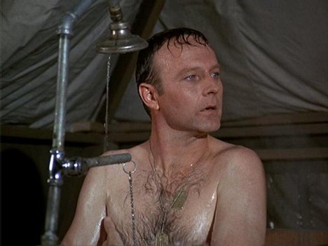 Larry Linville - M*A*S*H – armeijan kenttäsairaala - The Ringbanger - Kuvat elokuvasta