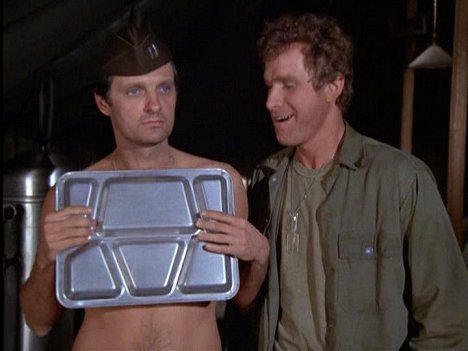 Alan Alda, Wayne Rogers - M*A*S*H - …und alles splitternackt - Filmfotos