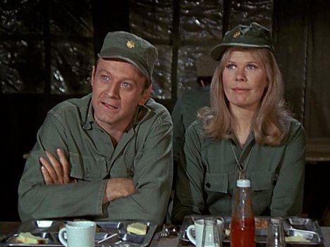 Larry Linville, Loretta Swit - M*A*S*H - Sticky Wicket - Photos