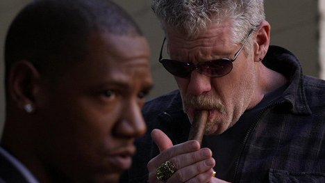 Ron Perlman - Sons of Anarchy - The Sleep of Babies - Photos