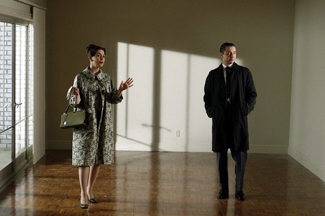 Alison Brie, Vincent Kartheiser - Mad Men - New Amsterdam - Photos