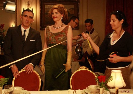 Patrick Fischler, Melinda McGraw - Mad Men - The Benefactor - Making of