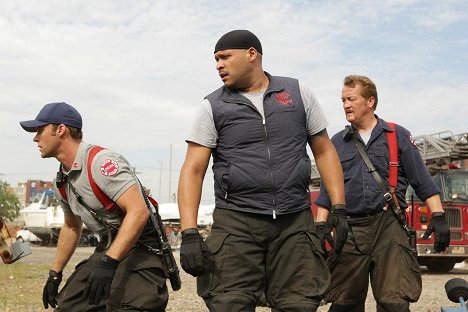 Jesse Spencer, Joe Minoso, Christian Stolte - Chicago Fire - Blick nach vorn - Filmfotos