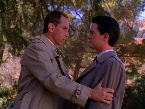 Miguel Ferrer, Kyle MacLachlan - Twin Peaks - Arbitrary Law - Photos