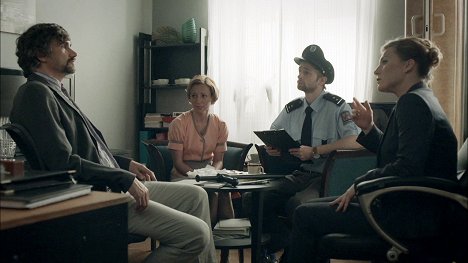 Martin Myšička, Jana Holcová, Lukáš Příkazký, Lenka Krobotová - Čtvrtá hvězda - Zázrak - Z filmu