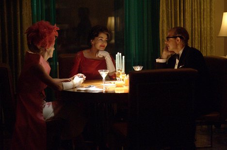 Jessica Lange, Stanley Tucci - Feud - You Mean All This Time We Could Have Been Friends? - Filmfotos