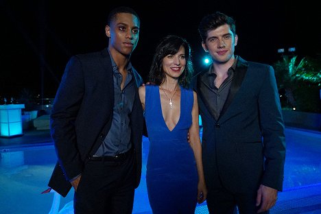 Keith Powers, Perrey Reeves, Carter Jenkins - Famous in Love - A Star Is Torn - Photos