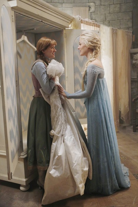 Elizabeth Lail, Georgina Haig - Once Upon a Time - A Tale of Two Sisters - Kuvat elokuvasta
