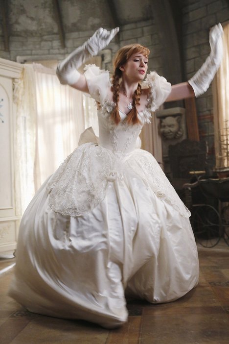 Elizabeth Lail - Once Upon a Time - Elsa et Anna d'Arendelle - Film