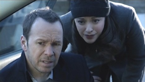 Donnie Wahlberg, Marisa Ramirez - Blue Bloods (Familia de policías) - Secret Arrangements - De la película
