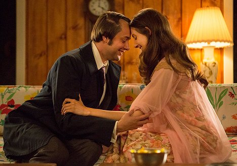Vincent Kartheiser, Alison Brie - Mad Men - The Milk and Honey Route - Photos