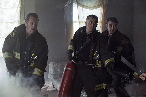 Christian Stolte, David Eigenberg, Jesse Spencer - Chicago Fire - Regelverstoß - Filmfotos