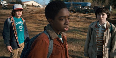 Gaten Matarazzo, Caleb McLaughlin, Finn Wolfhard - Stranger Things - Chapter Five: The Flea and the Acrobat - Photos