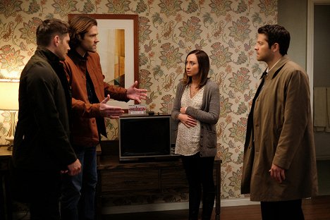 Jensen Ackles, Jared Padalecki, Courtney Ford, Misha Collins - Supernatural - The Future - Kuvat elokuvasta