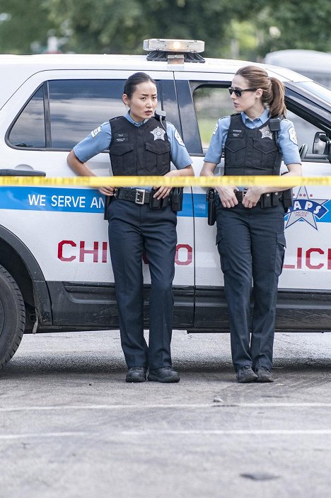 Li Jun Li, Marina Squerciati - Policie Chicago - Made a Wrong Turn - Z filmu