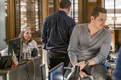 Amy Morton, Jesse Lee Soffer - Chicago P.D. - Emocjonalna bliskość - Z filmu