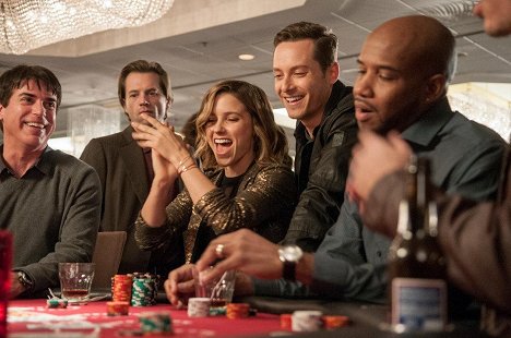 Sophia Bush, Jesse Lee Soffer - Chicago P.D. - Hit Me - Photos