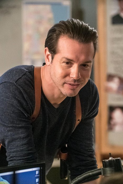 Jon Seda - Chicago P.D. - The Song of Gregory Williams Yates - Photos