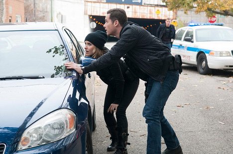 Sophia Bush, Jesse Lee Soffer - Policie Chicago - Shouldn't Have Been Alone - Z filmu