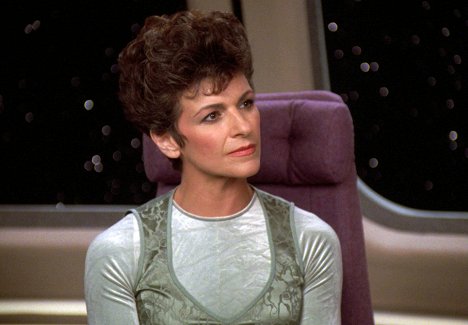 Angelina Fiordellisi - Star Trek: The Next Generation - Schisms - Photos