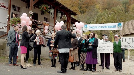 Tamás Lengyel, Rozi Lovas, Dorottya Udvaros - Our Little Village - A látogatás - Photos