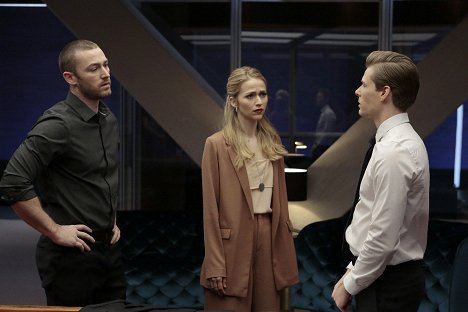 Jake McLaughlin, Johanna Braddy, Hunter Parrish - Quantico - ODYOKE - Z filmu
