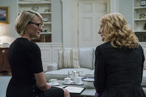Robin Wright, Patricia Clarkson - House of Cards - Chapter 62 - Photos