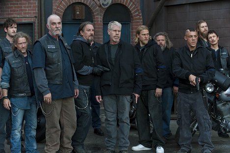Darin Heames, Andy McPhee, Tommy Flanagan, Ron Perlman, Charlie Hunnam, Mark Boone Junior, Theo Rossi, Ryan Hurst, Dominic Keating - Sons of Anarchy - Übersee - Filmfotos