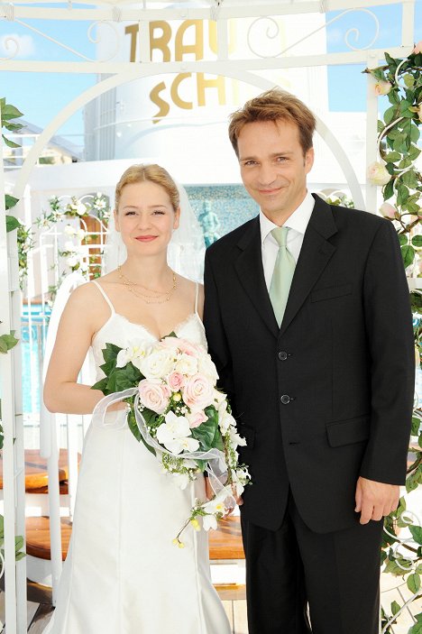 Theresa Scholze, Mathias Herrmann - Kreuzfahrt ins Glück - Hochzeitsreise nach Madeira - Werbefoto