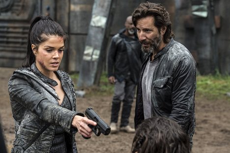 Marie Avgeropoulos, Henry Ian Cusick - The 100 - We Will Rise - Photos