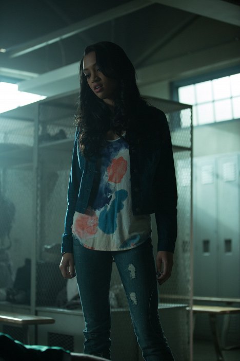 Samantha Logan - Teen Wolf - I.E.D. - Van film