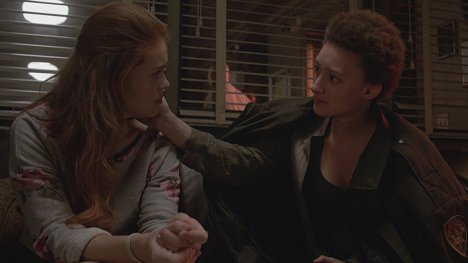 Holland Roden, Maya Eshet - Teen Wolf - Monstrous - Photos