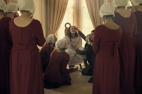Madeline Brewer - The Handmaid's Tale : La servante écarlate - Jour de naissance - Film