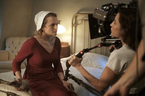 Elisabeth Moss, Reed Morano - The Handmaid's Tale - Late - Making of