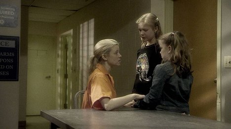 Amy Smart, Genea Charpentier - Dny a noci s nepřítelem - Z filmu