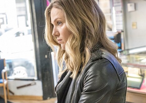 Tracy Spiridakos - Chicago P.D. - Jednoosobowa armia - Z filmu