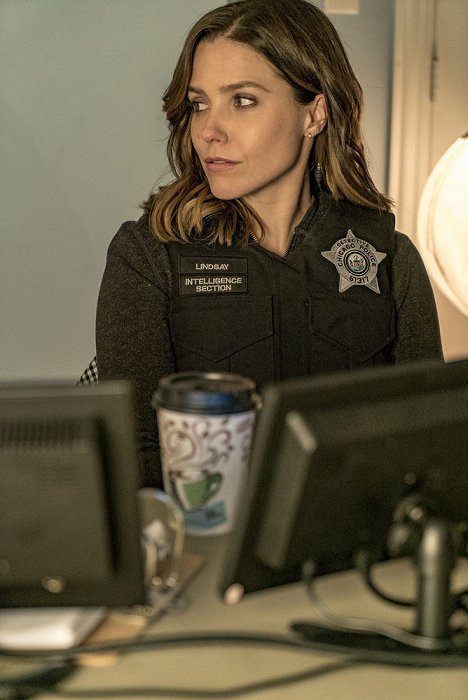 Sophia Bush - Chicago P.D. - Army of One - Photos