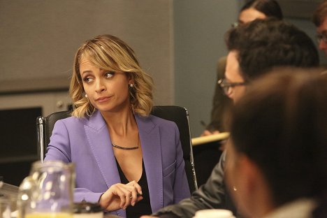 Nicole Richie - Great News - War Is Hell - Photos